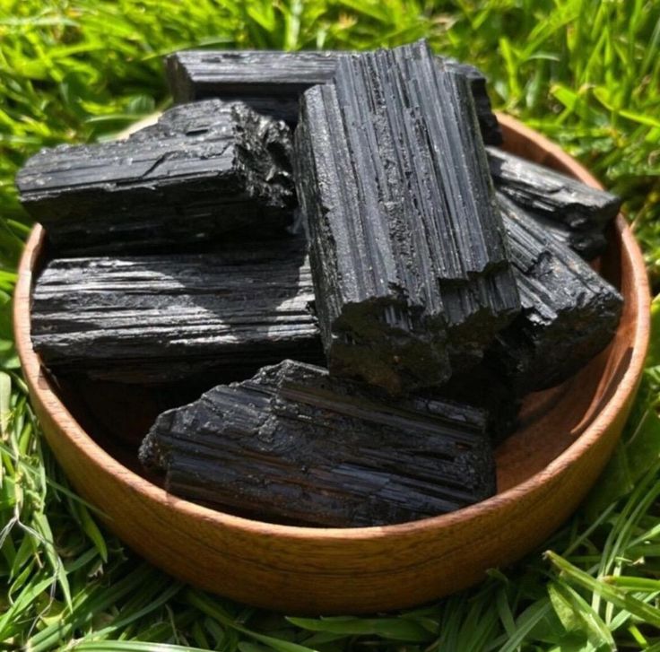 Black Tourmaline Crystal - 1 Piece of 100-500-1kg Grams Large Black Tourmaline Stone - Very High Grade Black Tourmaline Crystals Rough Raw for Protection, Crystal Grids